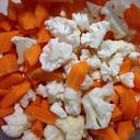 carrots-cauliflower-vegetables-591034.jpg