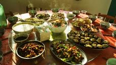 gourmet-delicious-cow-table-food-1329777.jpg