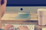 working-typing-mac-desktop-699400.jpg