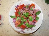 tomatoes-onion-knife-basil-salad-943671.jpg