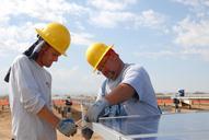 construction-workers-installing-646465.jpg