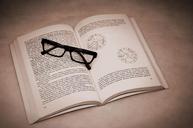 glasses-book-mandala-reading-1222761.jpg