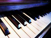 piano-music-keyboard-instrument-1106497.jpg