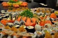 sushi-presentation-chef-food-596930.jpg