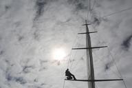 mast-sailboat-sailing-clouds-925270.jpg