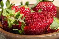 strawberry-fruit-food-fresh-761949.jpg