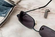 sunglasses-leisure-wear-719454.jpg