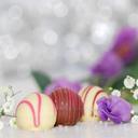 chocolates-white-chocolate-chocolate-563383.jpg