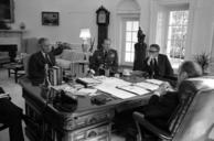 President_Ford_meets_with_Kissinger,_Weyand,_and_Martin_-_NARA_-_186794.jpg