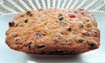 light-christmas-cake-raisins-1021872.jpg