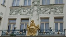 prague-home-ornaments-architecture-475435.jpg