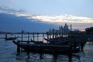 venice-italy-laguna-sea-gondola-472349.jpg