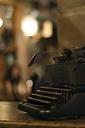 typewriter-old-vintage-bokeh-664662.jpg