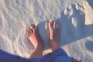 feet-toes-sand-beach-923533.jpg