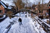 giethoorn-ice-skating-winter-snow-1574099.jpg