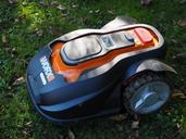 lawn-mower-robot-robot-mower-699974.jpg