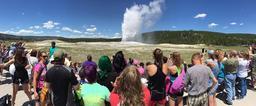 Visitors_watching_Old_Faithful_Geyser.jpg