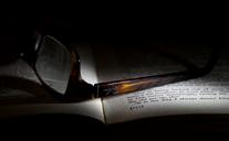 glasses-book-reading-education-1010821.jpg