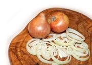 onion-cutting-board-food-vegetables-657497.jpg