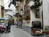 tyrol-street-houses-barrels-1118578.jpg