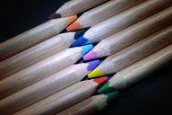 sharpened-crayons-colorful-color-947407.jpg