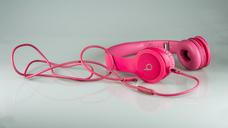 headphones-to-listen-to-the-music-1180037.jpg