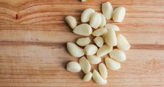 garlic-fragrant-herb-1039563.jpg