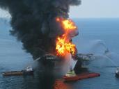 oil-rig-explosion-fire-disaster-618704.jpg