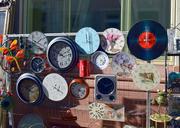 watches-junk-flea-market-clock-1704852.jpg