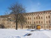 wilhelmsburg-castle-courtyard-ulm-986890.jpg