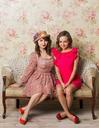 sisters-girls-spring-youth-990597.jpg