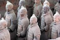 china-xian-terracotta-army-statue-1034808.jpg