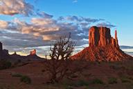 monument-valley-arizona-usa-evening-51577.jpg