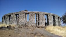 stonehenge-maryhill-washington-944647.jpg