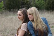 sisters-pose-posing-girl-portrait-845630.jpg