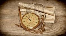 pocket-watch-clock-gold-clock-face-665856.jpg