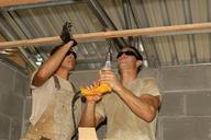 construction-workers-building-652321.jpg