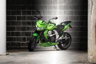 garage-motorcycle-kawasaki-z750-682238.jpg