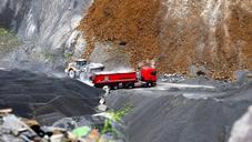 quarry-truck-quarry-operation-890735.jpg