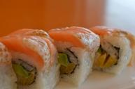 sushi-salmon-seafood-fish-japanese-919550.jpg