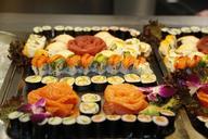 sushi-japanese-eat-court-1024736.jpg