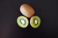 kiwi-fruit-green-healthy-cut-1311732.jpg