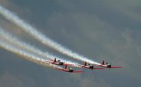 planes-airshow-stunt-red-airplane-503321.jpg