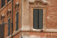 shutters-wall-ochre-italy-549959.jpg