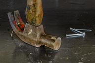 hammer-nails-stacked-focus-tool-1509848.jpg