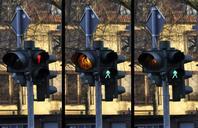 traffic-light-signal-pedestrian-876045.jpg