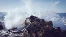 wave-rock-spray-wild-nature-water-613023.jpg