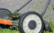 lawn-mower-hand-lawn-mower-938561.jpg