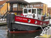 tugboat-boat-ship-crawler-lock-493172.jpg