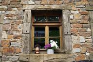 wall-quarry-stone-window-frame-1476903.jpg